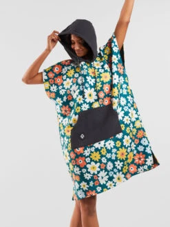 Nomadix PrivaSea Poncho - Spring Flowers 12 Nomadix PrivaSea Poncho - Spring Flowers -Swimming Gear Store 716620 04